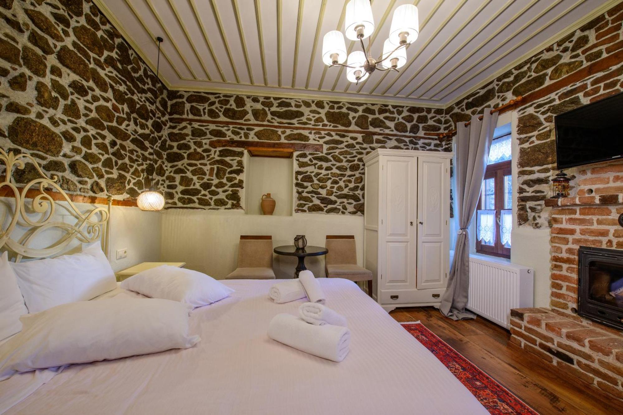 Agios Germanos Hotel Ngoại thất bức ảnh