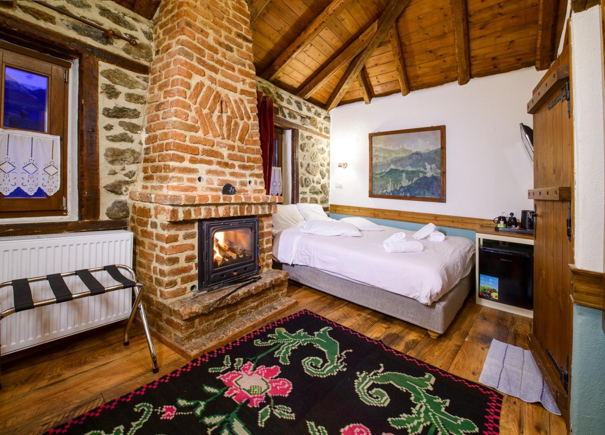 Agios Germanos Hotel Ngoại thất bức ảnh