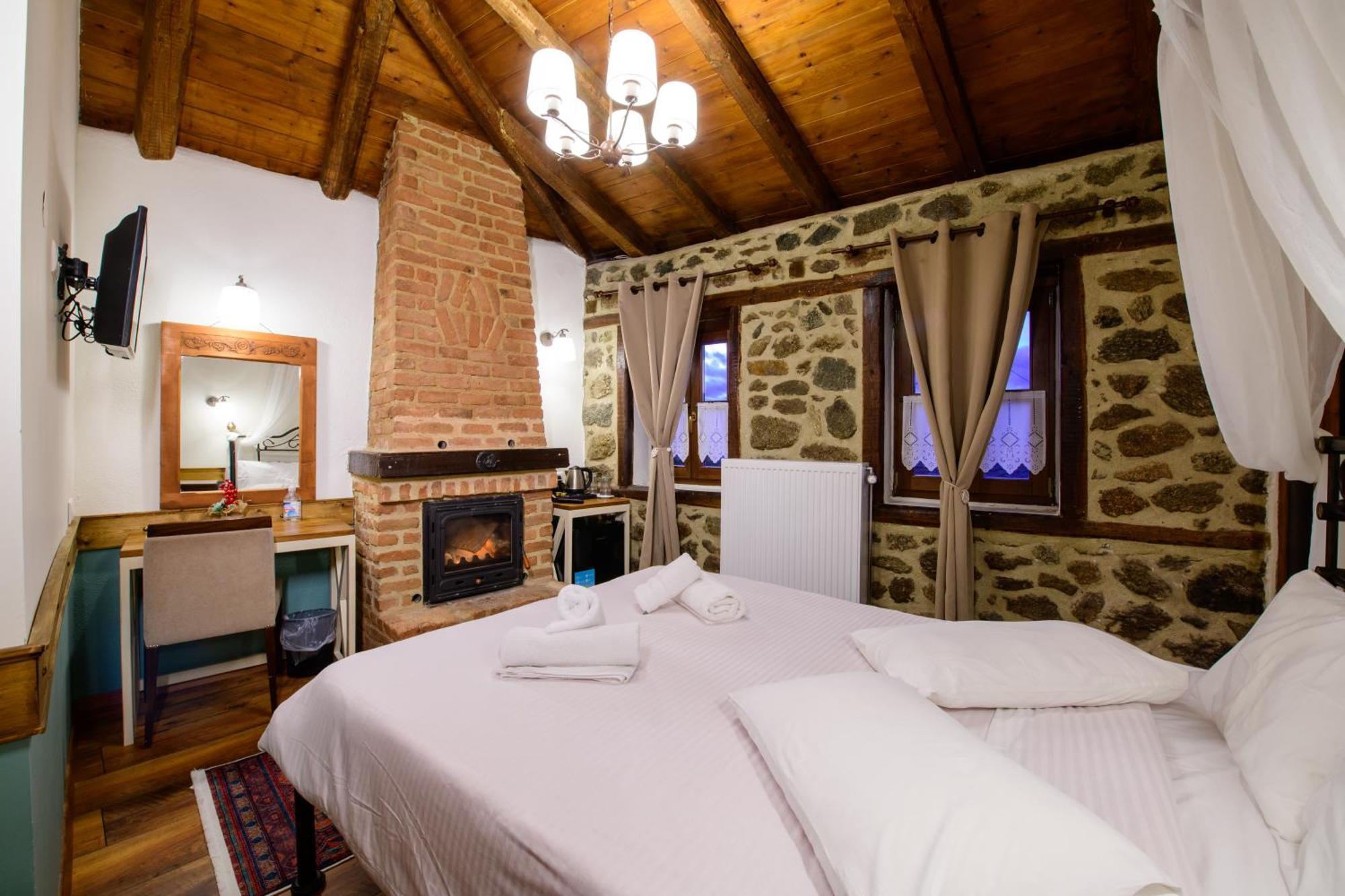 Agios Germanos Hotel Ngoại thất bức ảnh
