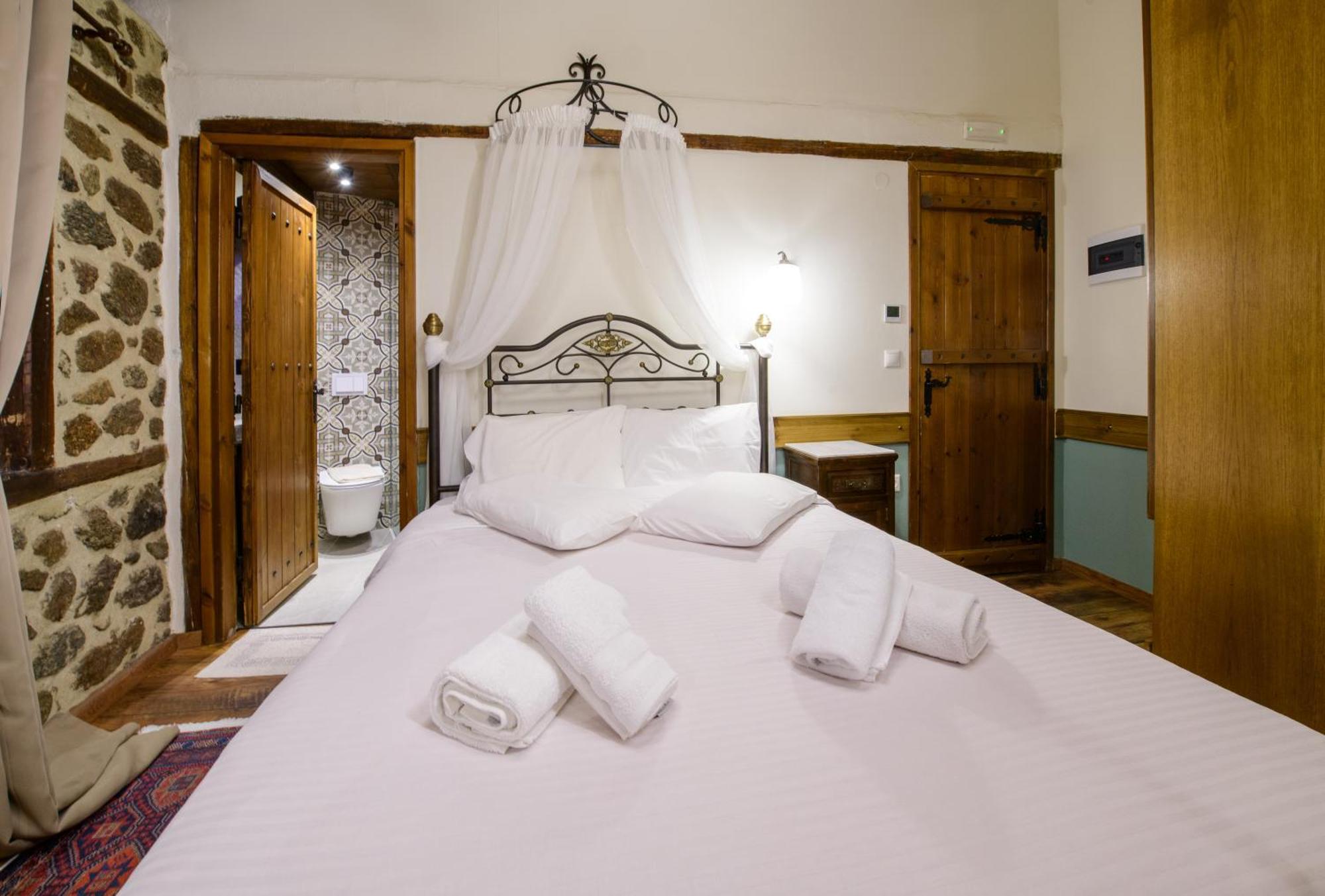Agios Germanos Hotel Ngoại thất bức ảnh