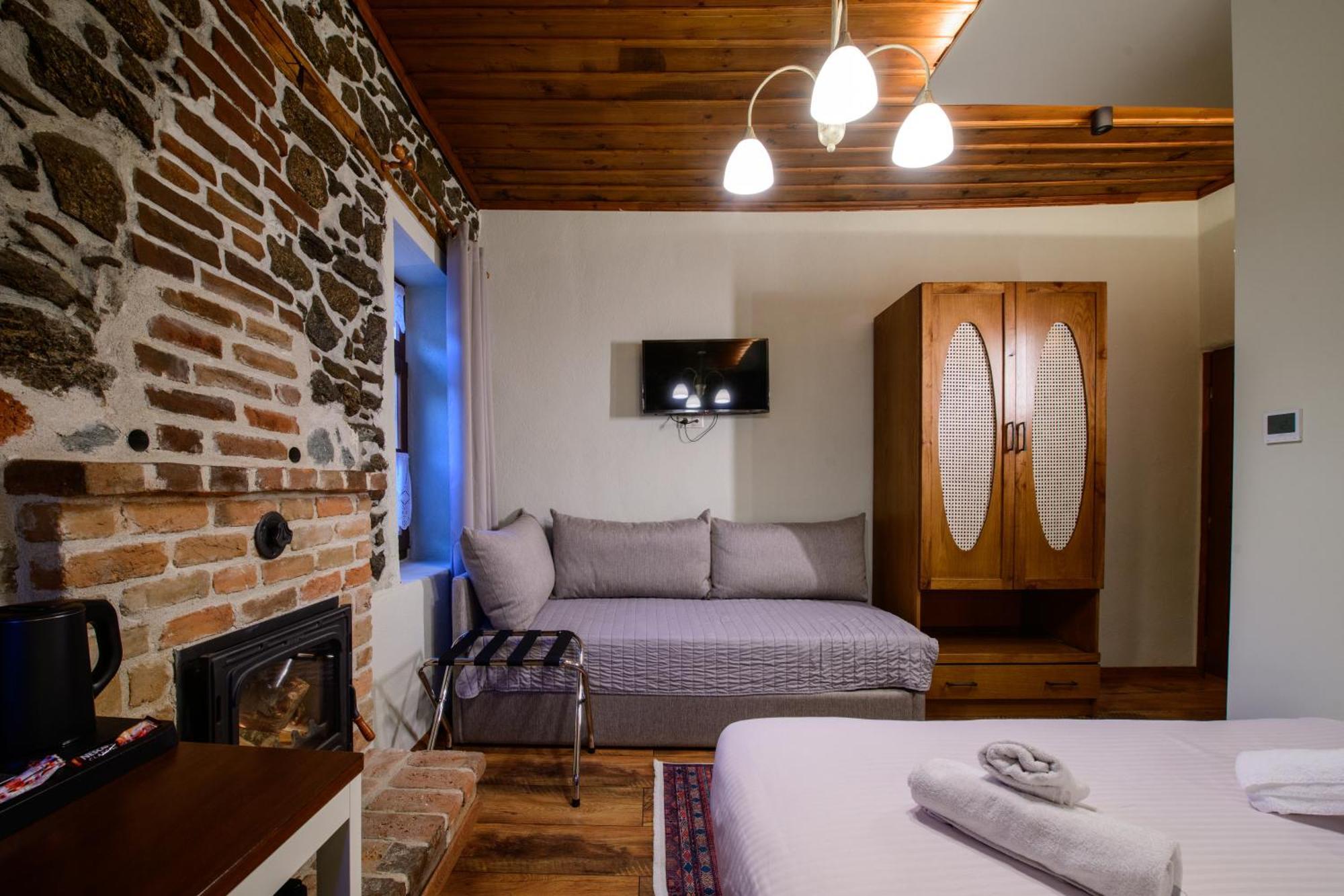 Agios Germanos Hotel Ngoại thất bức ảnh