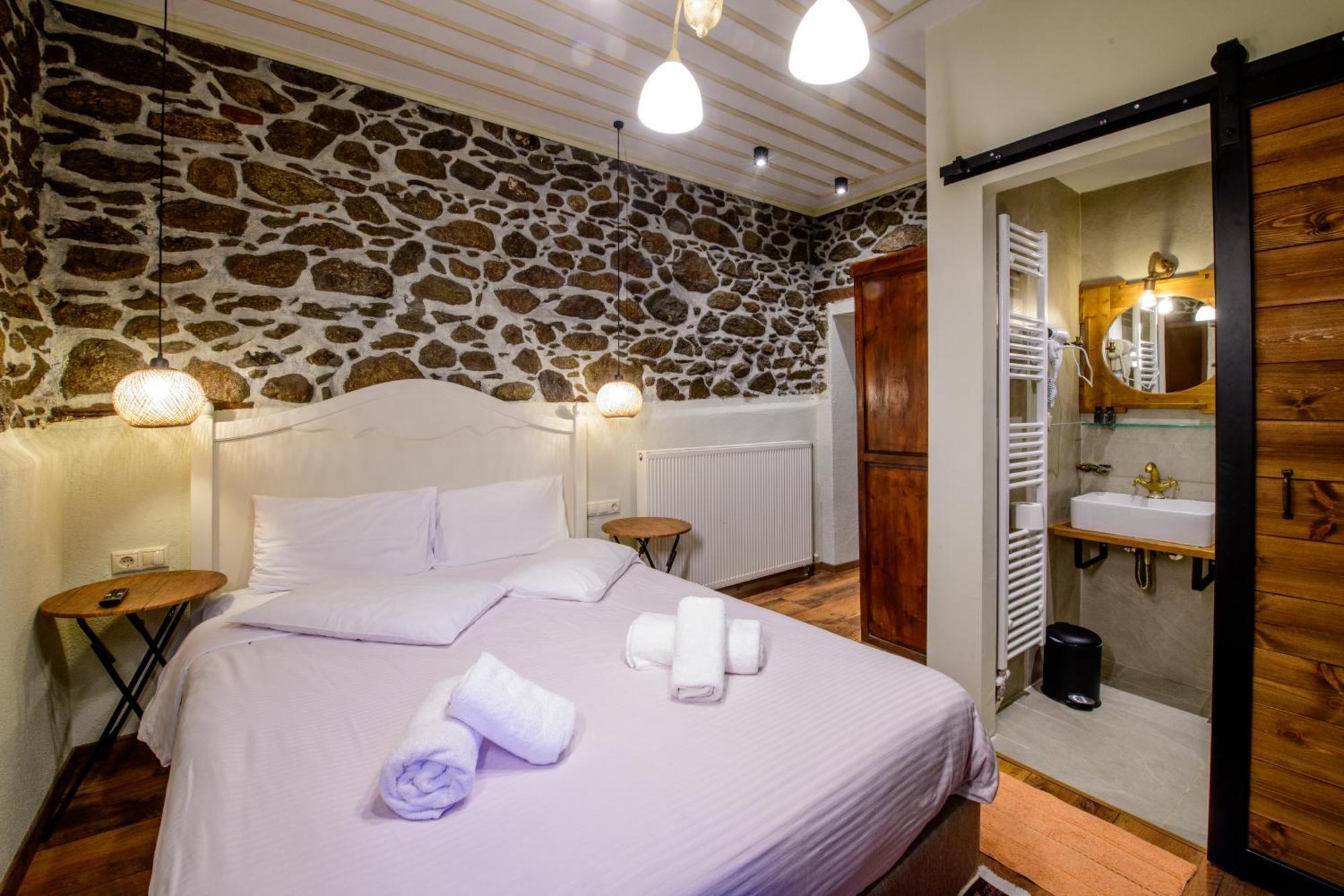 Agios Germanos Hotel Ngoại thất bức ảnh