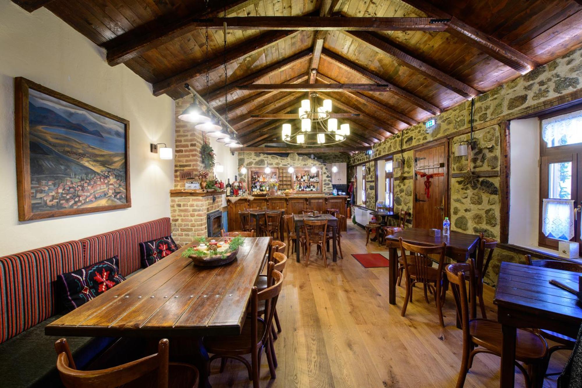 Agios Germanos Hotel Ngoại thất bức ảnh