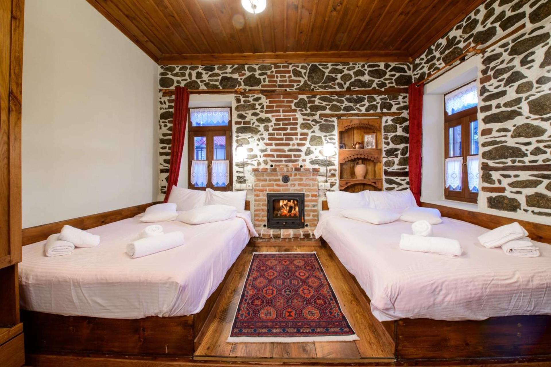 Agios Germanos Hotel Ngoại thất bức ảnh